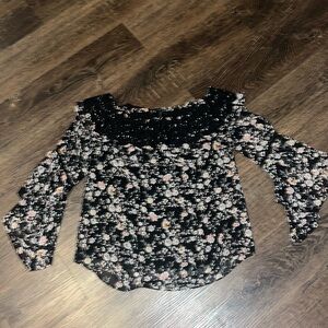 WHBM top women’s medium!
